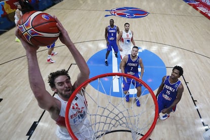 Contraataque culminado por Pau Gasol en la semifinal contra Francia del Eurobasket de 2015.