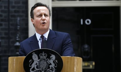 David Cameron comparece ante la prensa, este viernes.