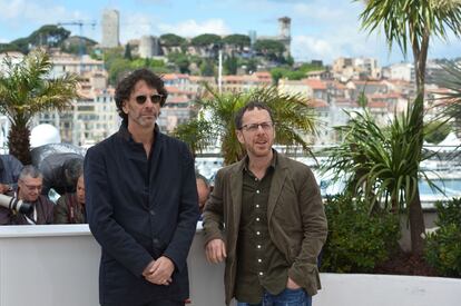 Los directores Joel y Ethan Coen, presidentes del jurado del Festival Cannes 2015, en su primer día de trabajo en la Costa Azul.