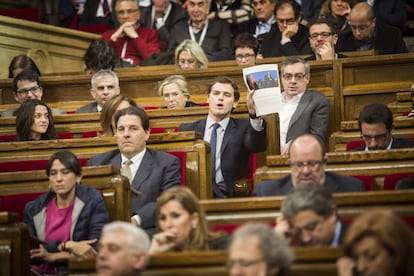 Albert Rivera durante un pleno en el Parlamento de Cataluña. 18 de febrero de 2015.