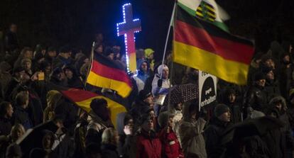 Manifestaci&oacute;n en Dresde del movimiento ultra Pegida contra la &quot;islamizaci&oacute;n de Occidente&quot;.