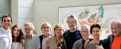 En la foto, Tomás Tarruella, Sandra Tarruella, Xavier Mariscal, Josep Juanpere, Rosa María Esteva, Peret, Pepe Cortés, Pati Núñez y Mario Eskenazi