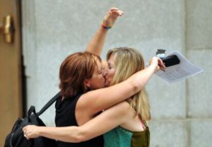 Una pareja celebra su matrimonio en Nueva York, en 2011.