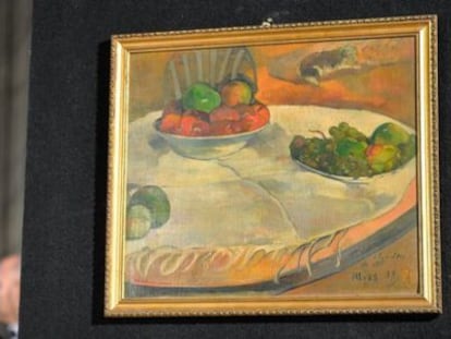 'Fruits sul une table ou nature au petit chien', o quadro Gauguin recuperado pela polícia italiana.