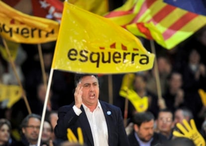 Joan Puigcercós, durante el mitin de cierre de campaña de ERC en Vilablareix (Girona).