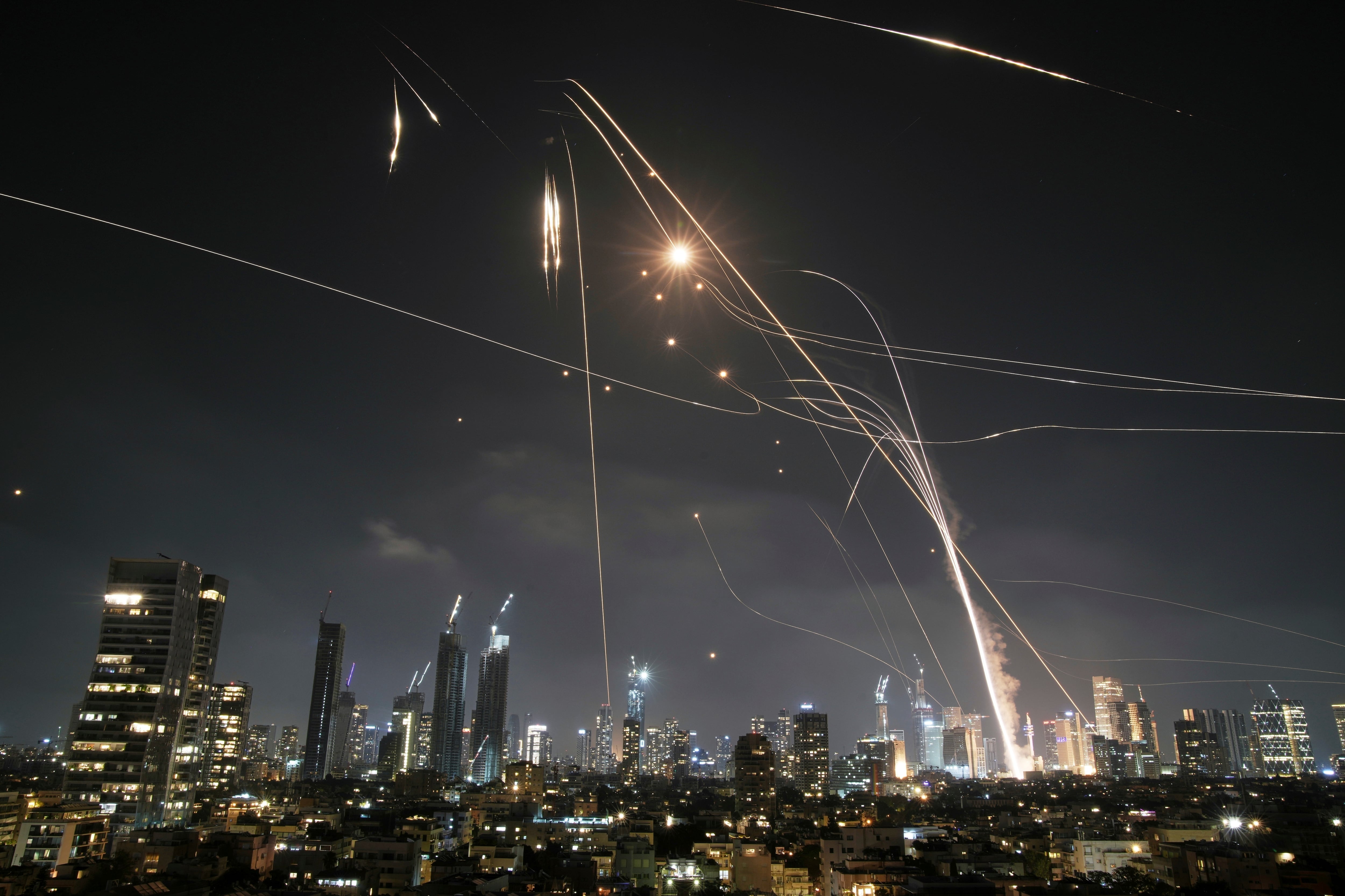 Última hora del conflicto en Oriente Próximo, en vivo | Israel amplía su ofensiva contra Irán, que responde con misiles