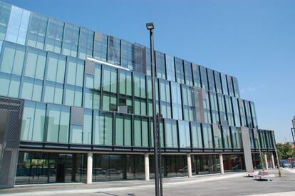 Edificio de oficinas en Hospitalet vendido por Sareb.