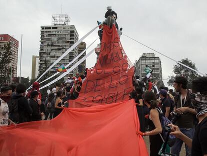 Performance de La Casa de las Recogidas, concebida como una “cita a Cecilia Vicuña” (2018).