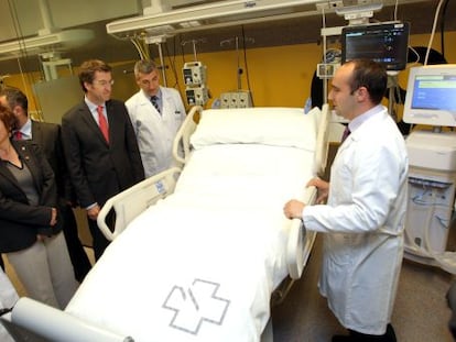 Feij&oacute;o durante una visita al Hospital Cl&iacute;nico de Santiago  