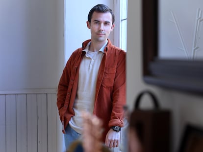 Álvaro Justribó, que trabaja como asesor de empresas, en la sede de su compañía Mazinn, en Madrid.