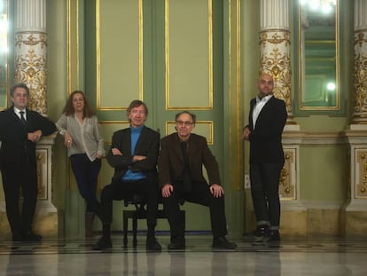 De izquierda a derecha, Josep Pons, Carme Portaceli, Rafael Argullol, Benet Casablancas y Xavier Sábata en el Liceu.