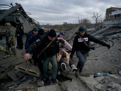 Evacuación en la ciudad de Romanivka.