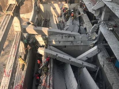 Vista de la construcción que se derrumbó en la Ciudad de México.