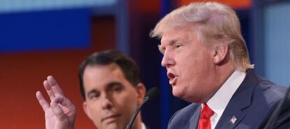 Donald Trump habla en el primer debate entre candidatos a las primarias republicanas en EE UU.