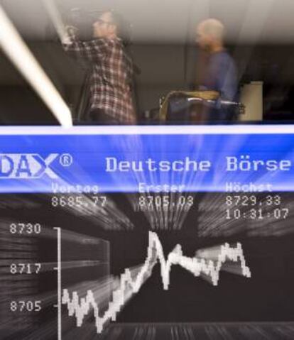 Vista de una pantalla que ofrece información sobre el índice selectivo DAX 30 del mercado de valores de Fráncfort (Alemania). EFE/Archivo