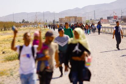 Una caravana migrante camina hacia la frontera de Ciudad Juárez (Chihuahua) y El Paso (Texas), este 29 de marzo.