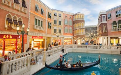 Grand Shopping Canal del hotel-casino The Venetian, en Macao (China).