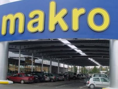 Entrada a un Makro, del grupo Metro, en Espa&ntilde;a.