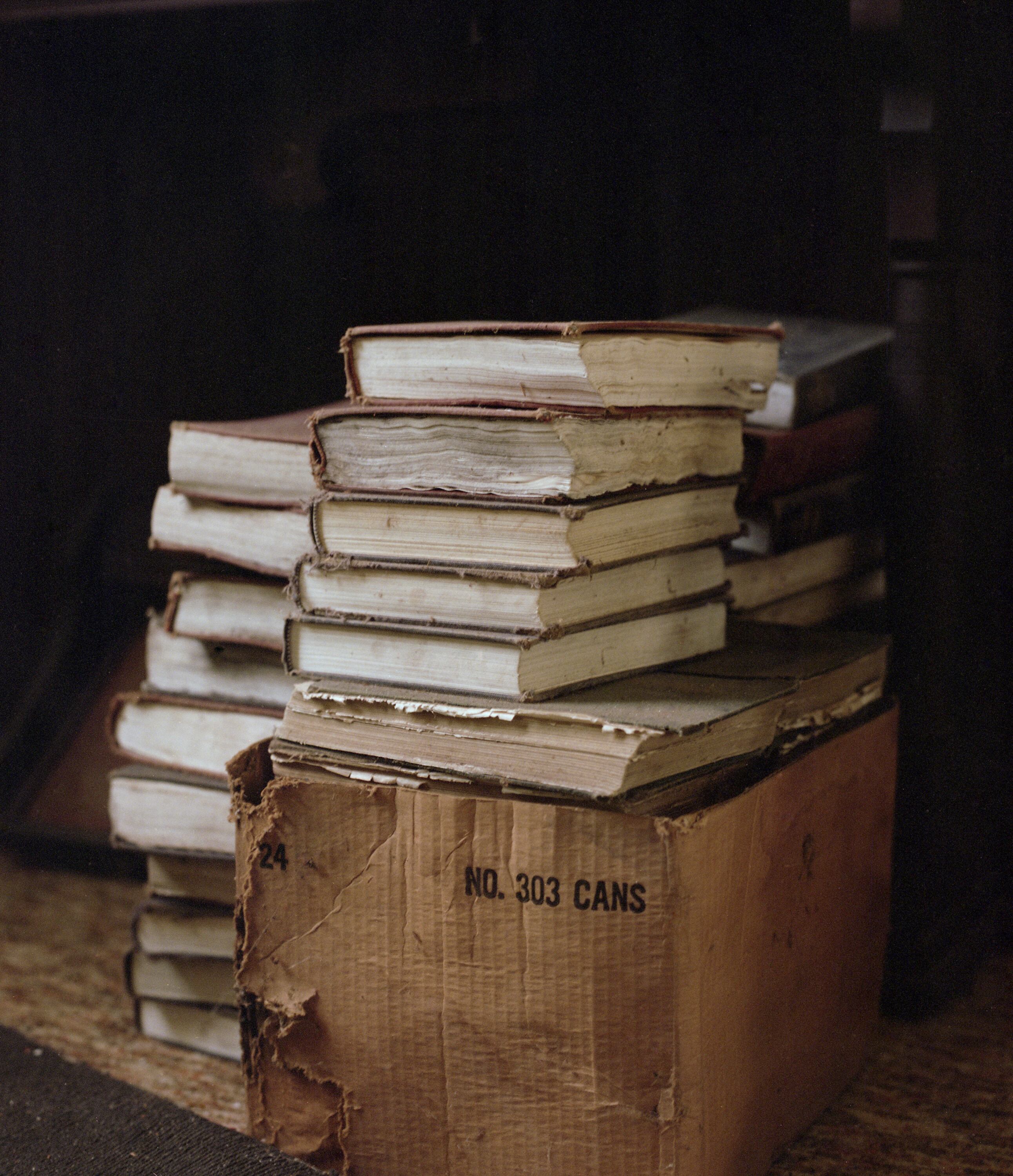 Libros viejos en la iglesia metodista de Durham. En septiembre se publicó en español 