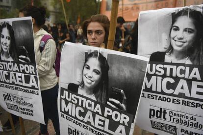 Marcha en la Plaza de Mayo para exigir el esclarecimiento del crimen de Micaela Garc&iacute;a, el d&iacute;a 11 de abril.