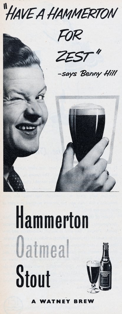 Anuncio de la bebida Hammerton Oatmeal Stout con Benny Hill, publicado en 1955.