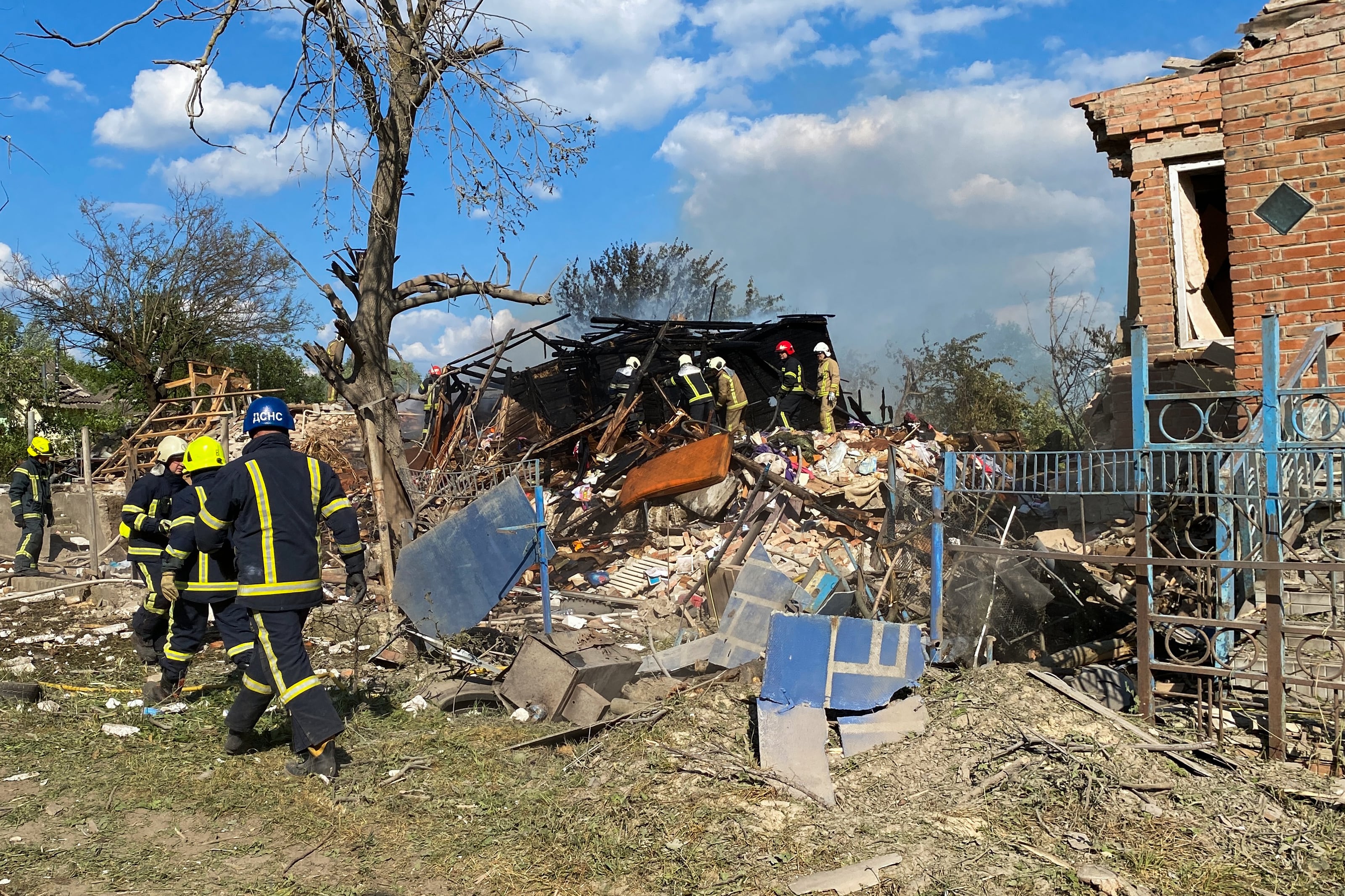 Un bombardeo ruso deja medio centenar de muertos y más de 200 heridos en la ciudad ucrania de Poltava 