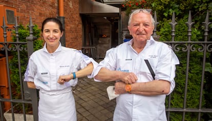 Los chefs Elena y Juan Mari Arzak, en San Sebastián el miércoles.