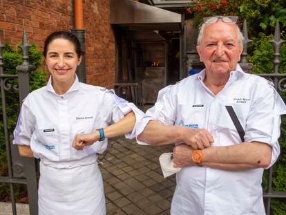 Los chefs Elena y Juan Mari Arzak, en San Sebastián el miércoles.