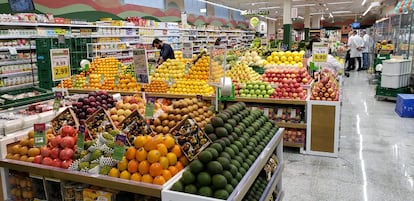 Interior de un supermercado Casino