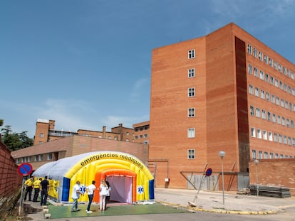 Hospital de campaña en el Arnau de Vilanova de Lleida, durante los brotes de coronavirus del verano de 2020.