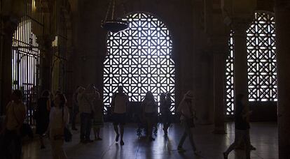 Celosías de la Mezquita de Córdoba por donde se quiere abrir un nuevo acceso para las procesiones.