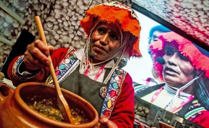 Cocinera ayacuchana en Mistura 2012.