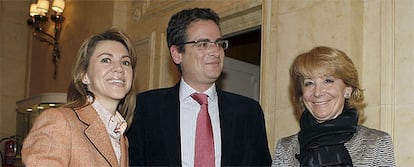 Basagoiti, De Cospedal y Aguirre, momentos antes de participar en el ciclo sobre las elecciones vascas del Fórum Europa.