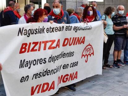 Imagen de una concentración del Movimiento de Pensionistas de Bilbao. 