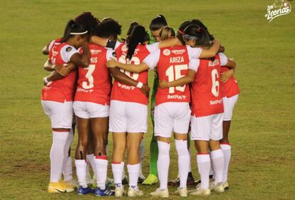 As jogadoras do Santa Fé, durante jogo da Copa Libertadores feminina.