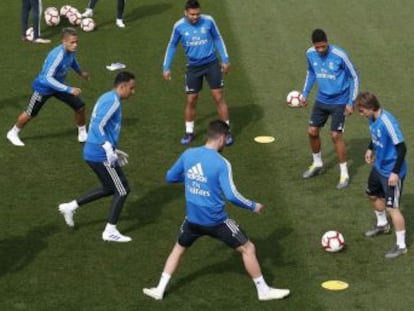 El técnico del Madrid asegura que planifica  varios cambios  en la plantilla y añade que muchos de ellos podrían hacer caja  porque son muy buenos 