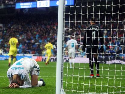 Cristiano se lamenta de una ocasión fallada ante Asenjo.