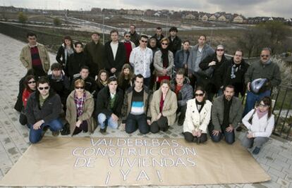 Los cooperativistas protestan por el retraso del Ayuntamiento en la concesión de la licencia.