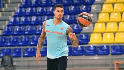 Edwin Jackson, entren&aacute;ndose en el Palau.