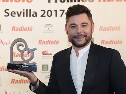 El cantante Miguel Poveda, durante los premios Radiol&eacute; 2017 en Sevilla.