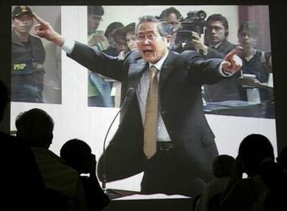 Foto de archivo, tomada en diciembre de 2007, durante uno de los juicios al ex presidente peruano, Alberto Fujimori