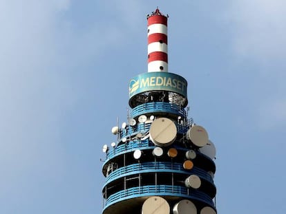 Torre de telecomunicaciones de Mediaset en Mil&aacute;n, Italia. 