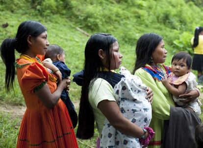 Mujeres de la etnia embera.