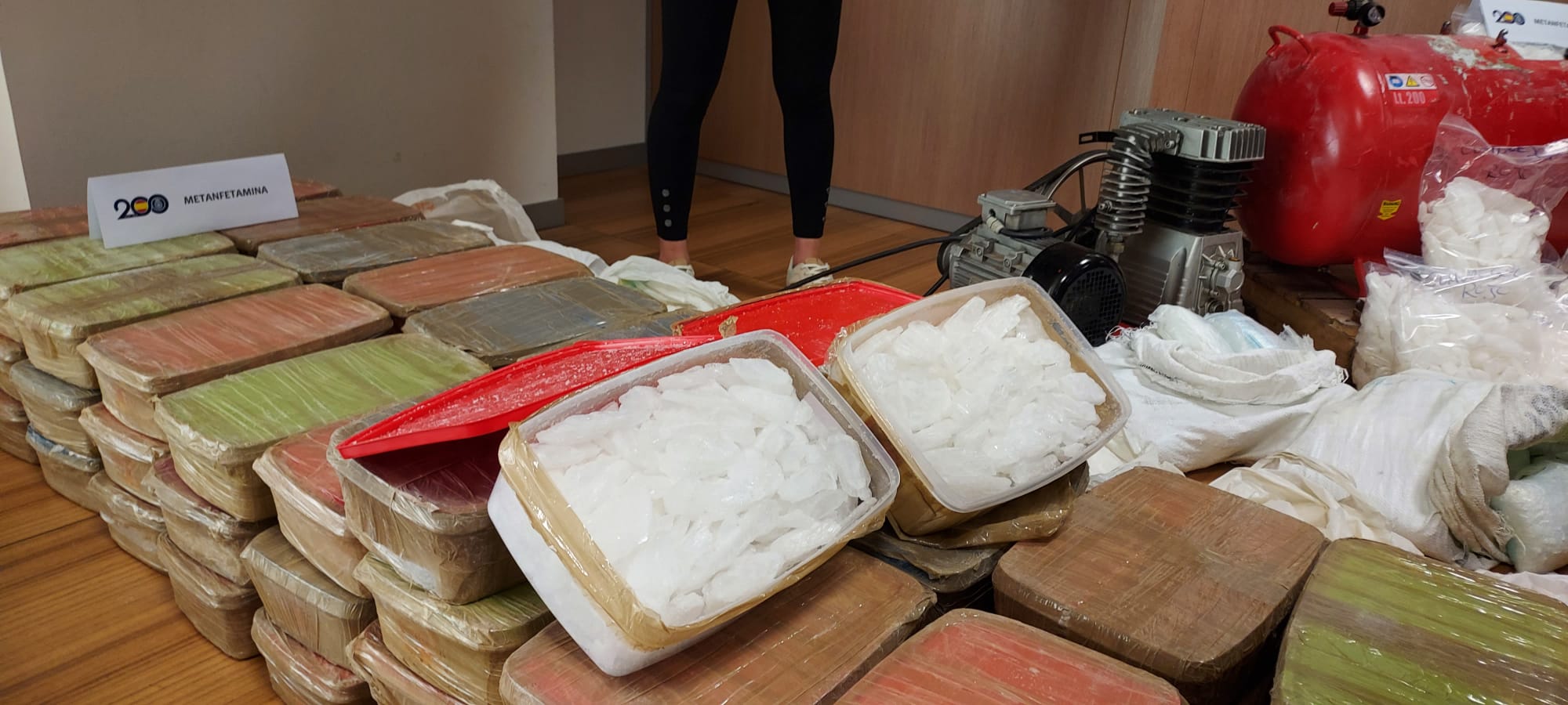 Cae un miembro del cartel de Sinaloa con un sueldo de 2.500 euros por no hablar de un alijo de 1.800 kilos de metanfetaminas