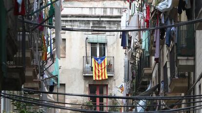 Una estelada en un balc&oacute; a Barcelona.