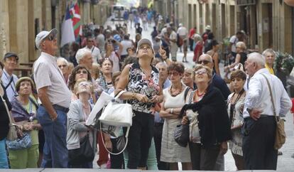 Turistas en la Parte Vieja de San Sebastián, el pasado mes de agosto.