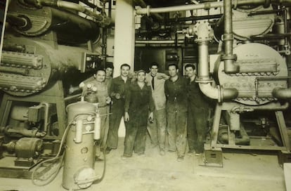 Humberto Martín (el cuarto desde la izquierda), cuando era un operario en el Gobierno de Juan Domingo Perón (1946-1955). Él siempre lo votó.