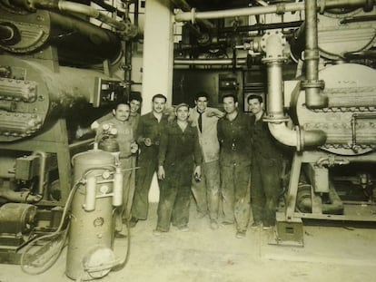 Humberto Mart&iacute;n (el cuarto desde la izquierda), cuando era un operario en el Gobierno de Juan Domingo Per&oacute;n (1946-1955). &Eacute;l siempre lo vot&oacute;.