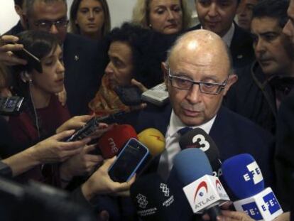 El ministro de Hacienda, Crist&oacute;bal Montoro, en la CEOE.