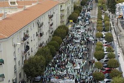 Un momento de la <i>tractorada</i> que se produjo ayer en el centro de Jaén.